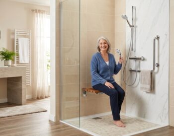 Douche sécurisée senior : prix 2026, aides et devis gratuit